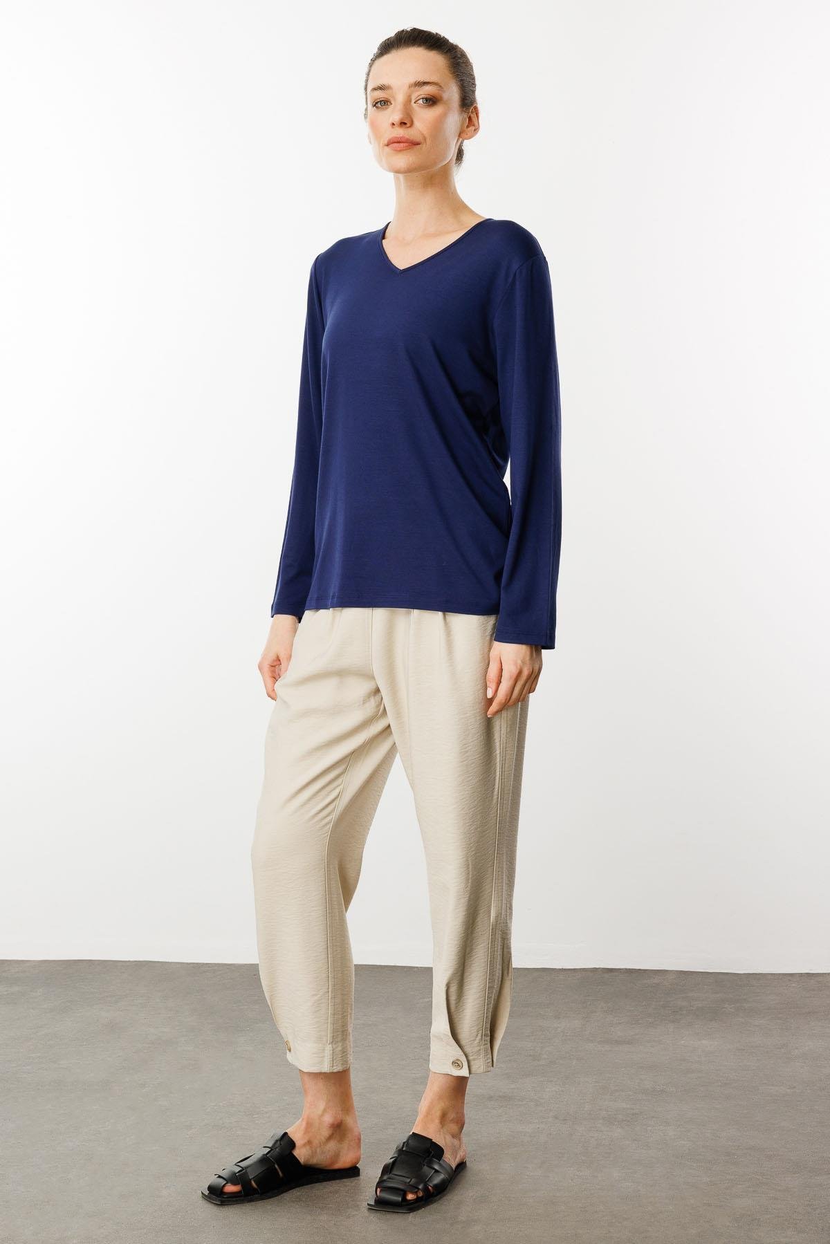 23789Kadın V Yaka Uzun Kollu Penye Bluz Lacivert