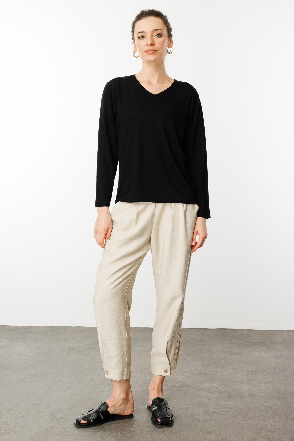 23789Kadın V Yaka Uzun Kollu Penye Bluz Siyah