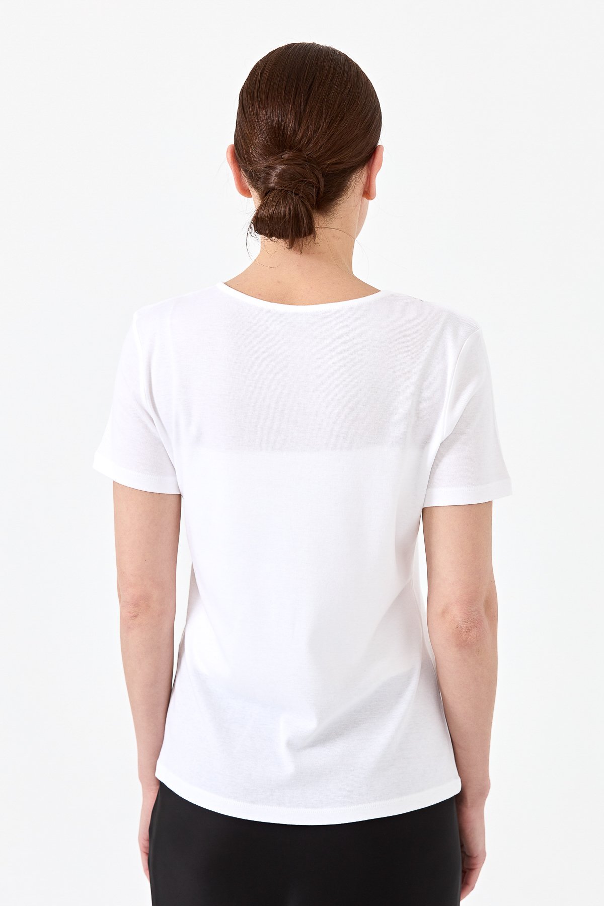 23451Kadın V Yaka Yakası Dantelli T-shirt Beyaz