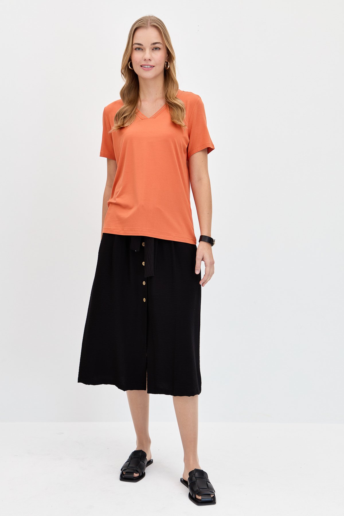 KMY24039Kadın V Yaka Yakası Simli Tshirt Kiremit