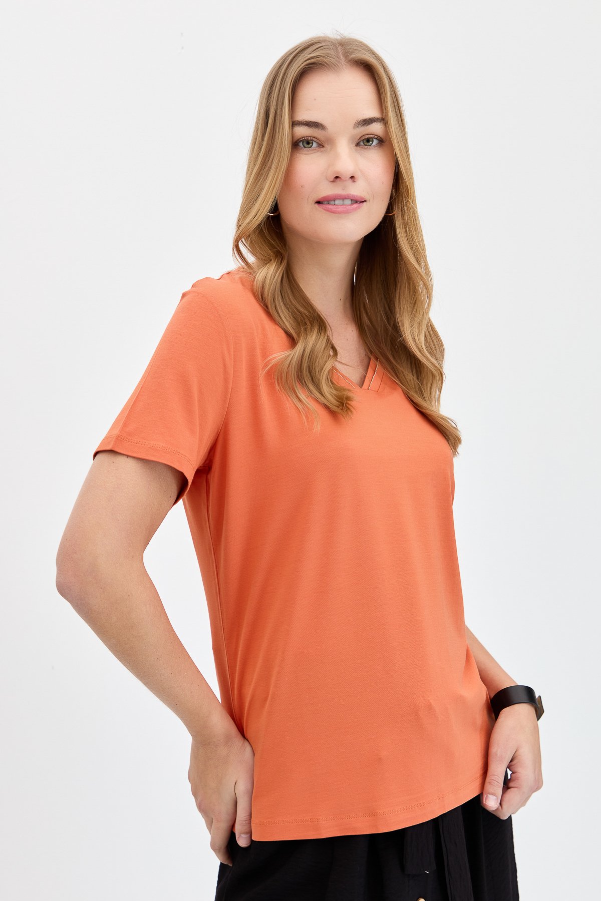 KMY24039Kadın V Yaka Yakası Simli Tshirt Kiremit