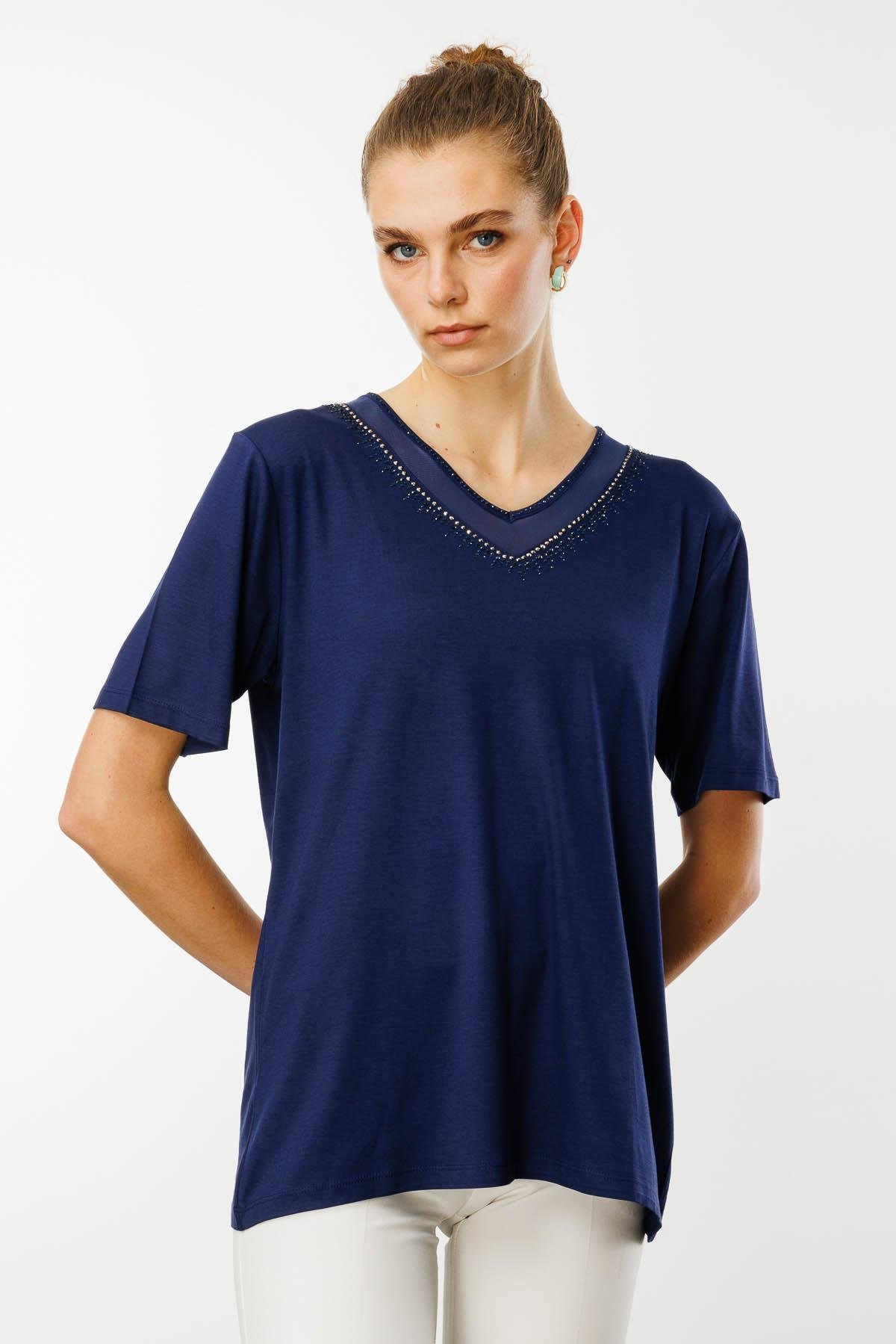 25751Kadın V Yaka Yakası Taşlı Penye T-shirt Lacivert