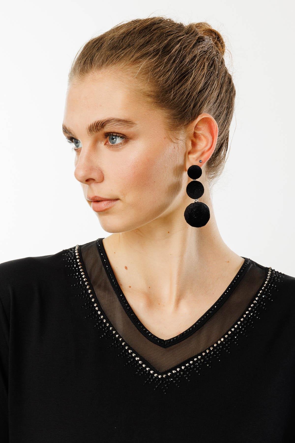 25751Kadın V Yaka Yakası Taşlı Penye T-shirt Siyah