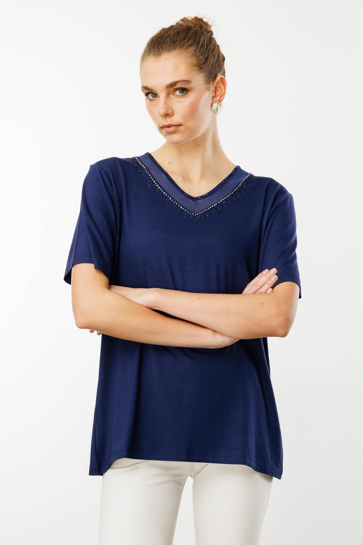 25751Kadın V Yaka Yakası Taşlı Penye T-shirt Lacivert