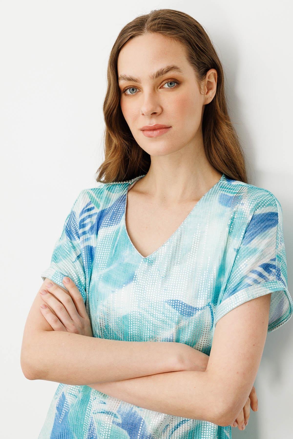 25873Kadın V Yaka Yaprak Desenli Penye T-shirt A.Yeşil