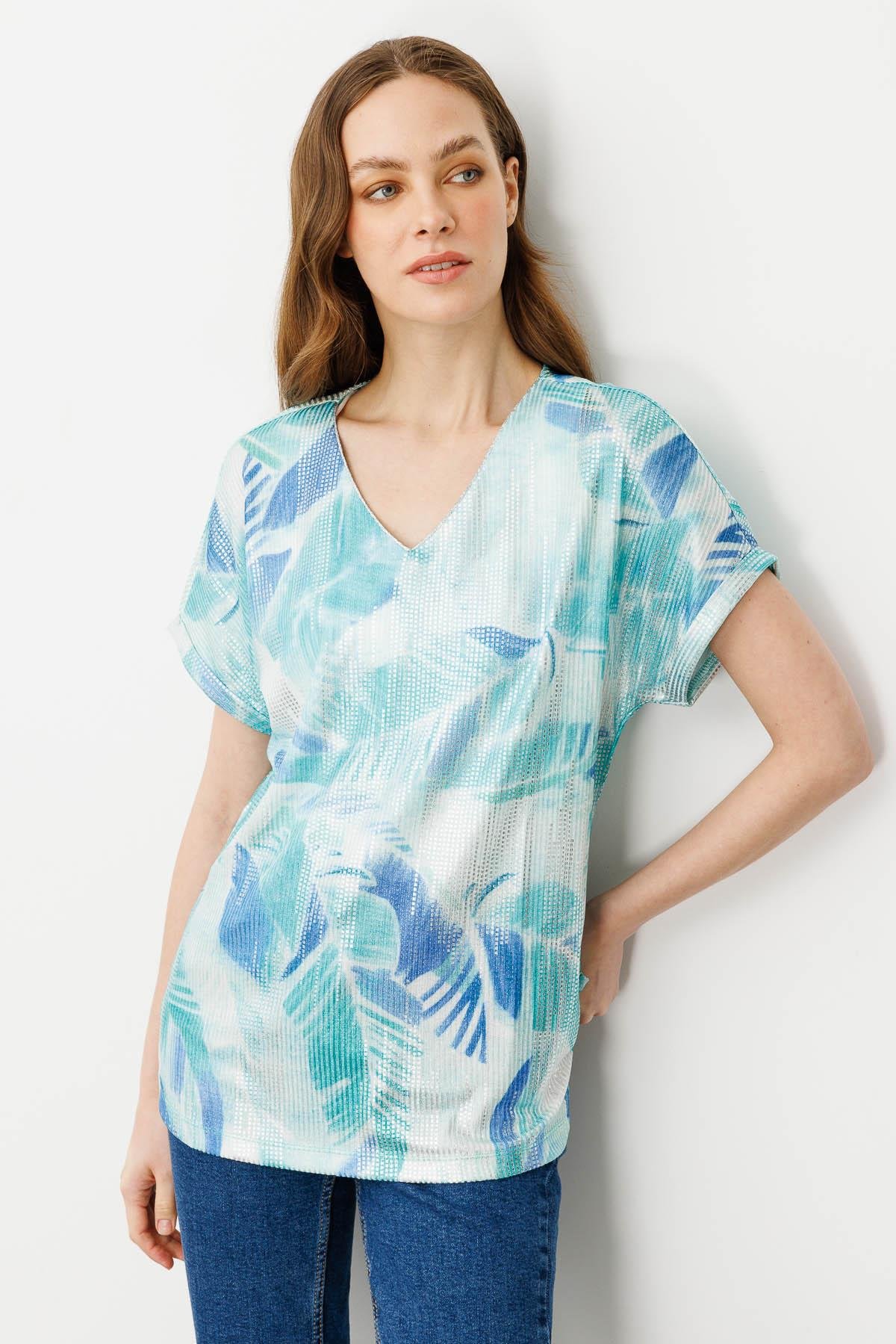 25873Kadın V Yaka Yaprak Desenli Penye T-shirt A.Yeşil