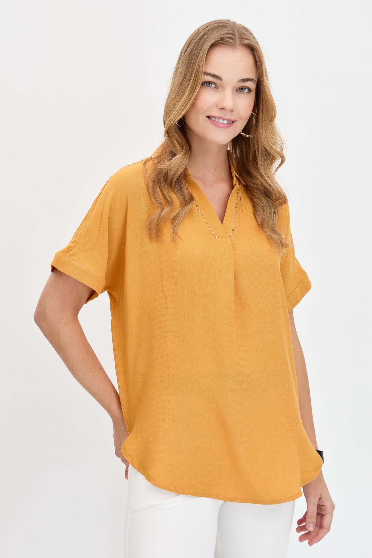KMY24072Kadın Yaka Kenarı Taşlı Maroken Gömlek Hardal
