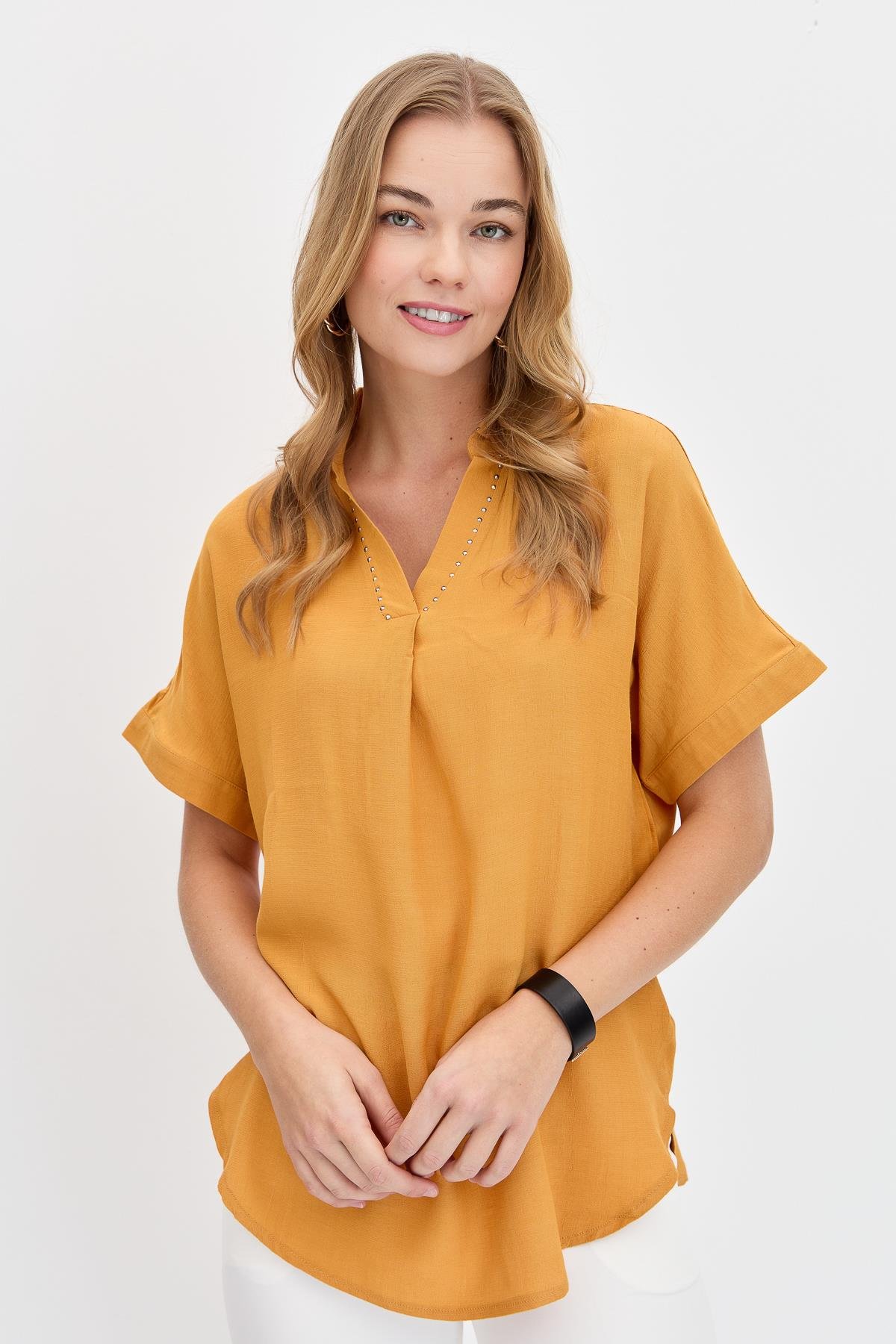KMY24072Kadın Yaka Kenarı Taşlı Maroken Gömlek Hardal