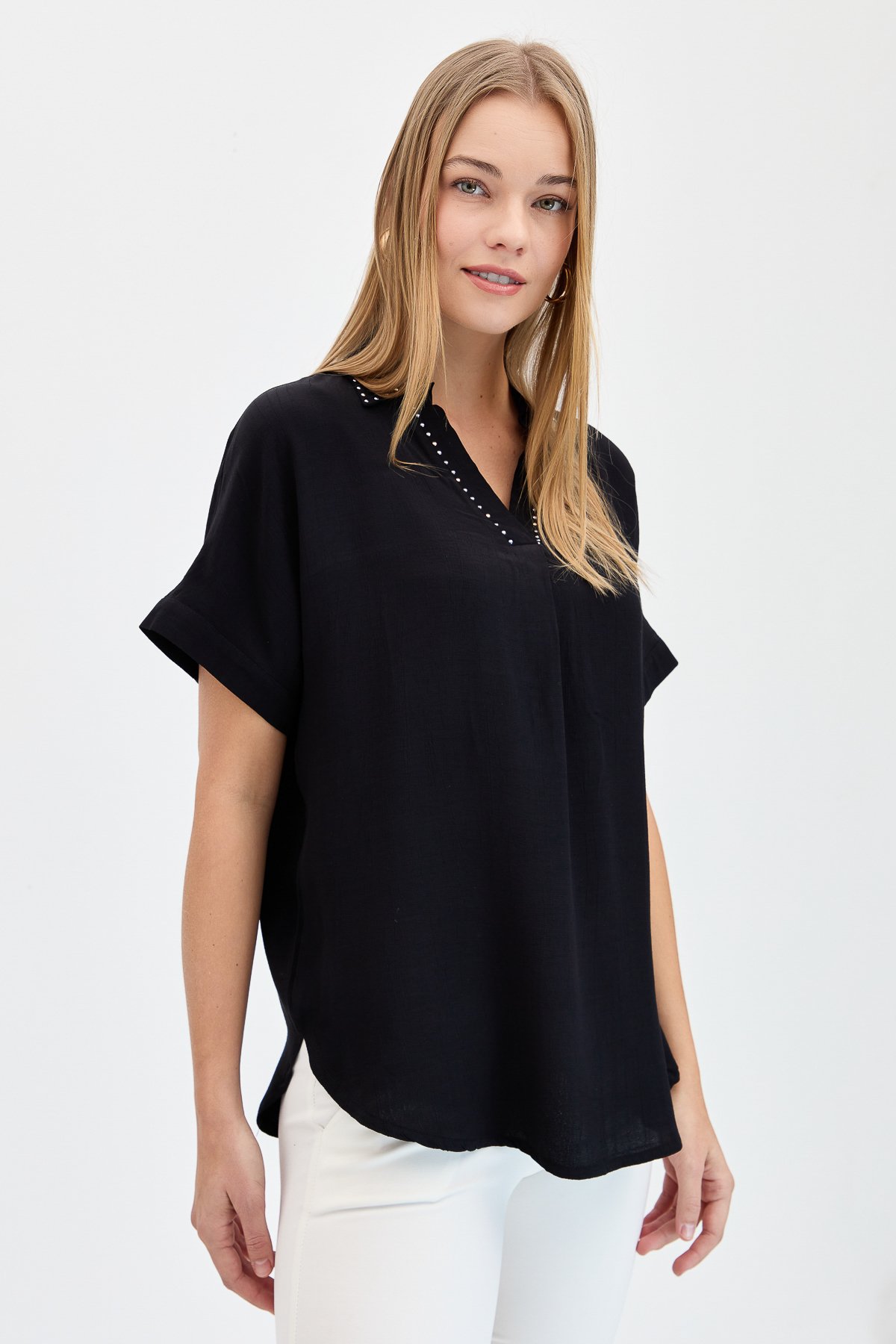 KMY24072Kadın Yaka Kenarı Taşlı Maroken Gömlek Siyah
