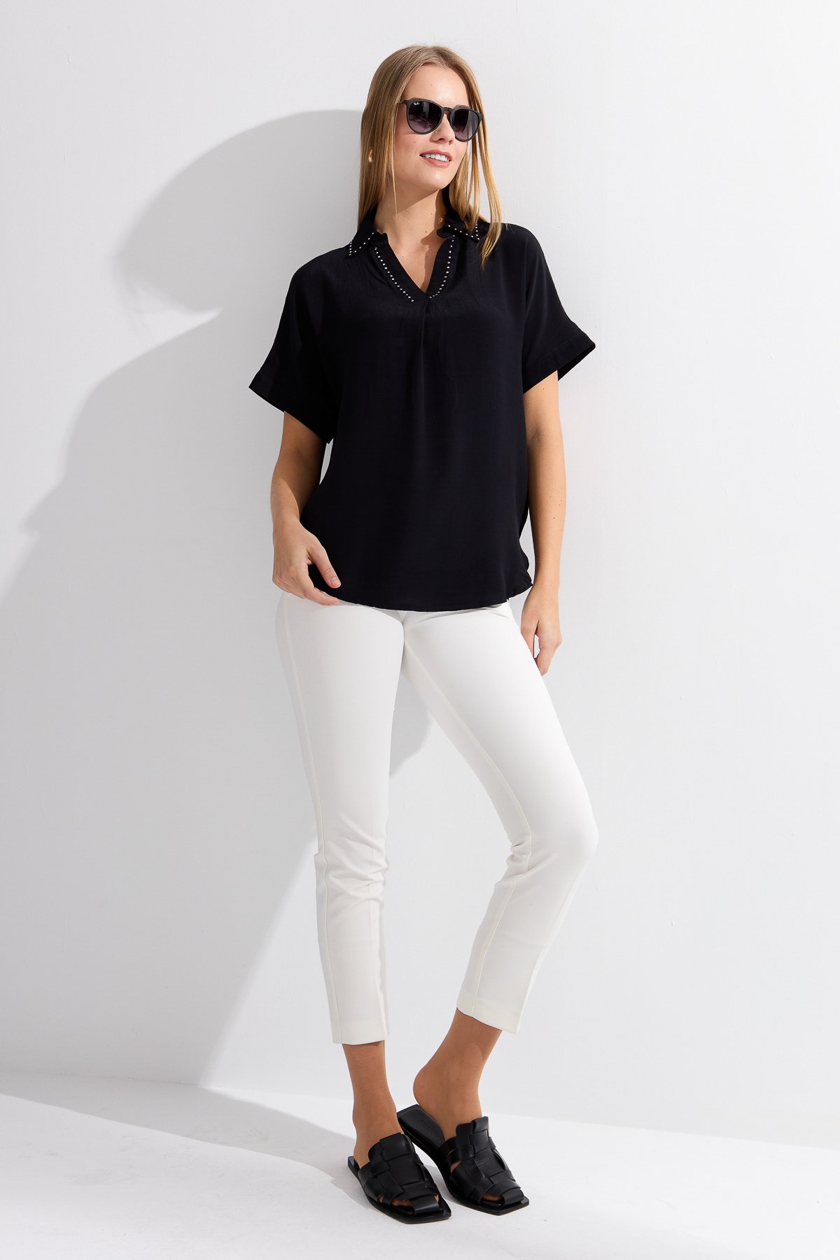 KMY24072Kadın Yaka Kenarı Taşlı Maroken Gömlek Siyah