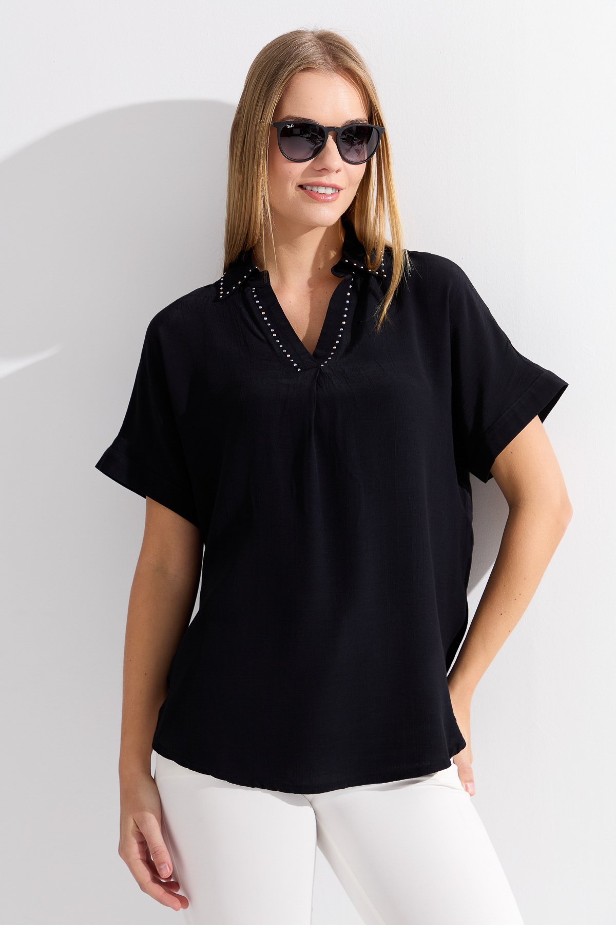 KMY24072Kadın Yaka Kenarı Taşlı Maroken Gömlek Siyah