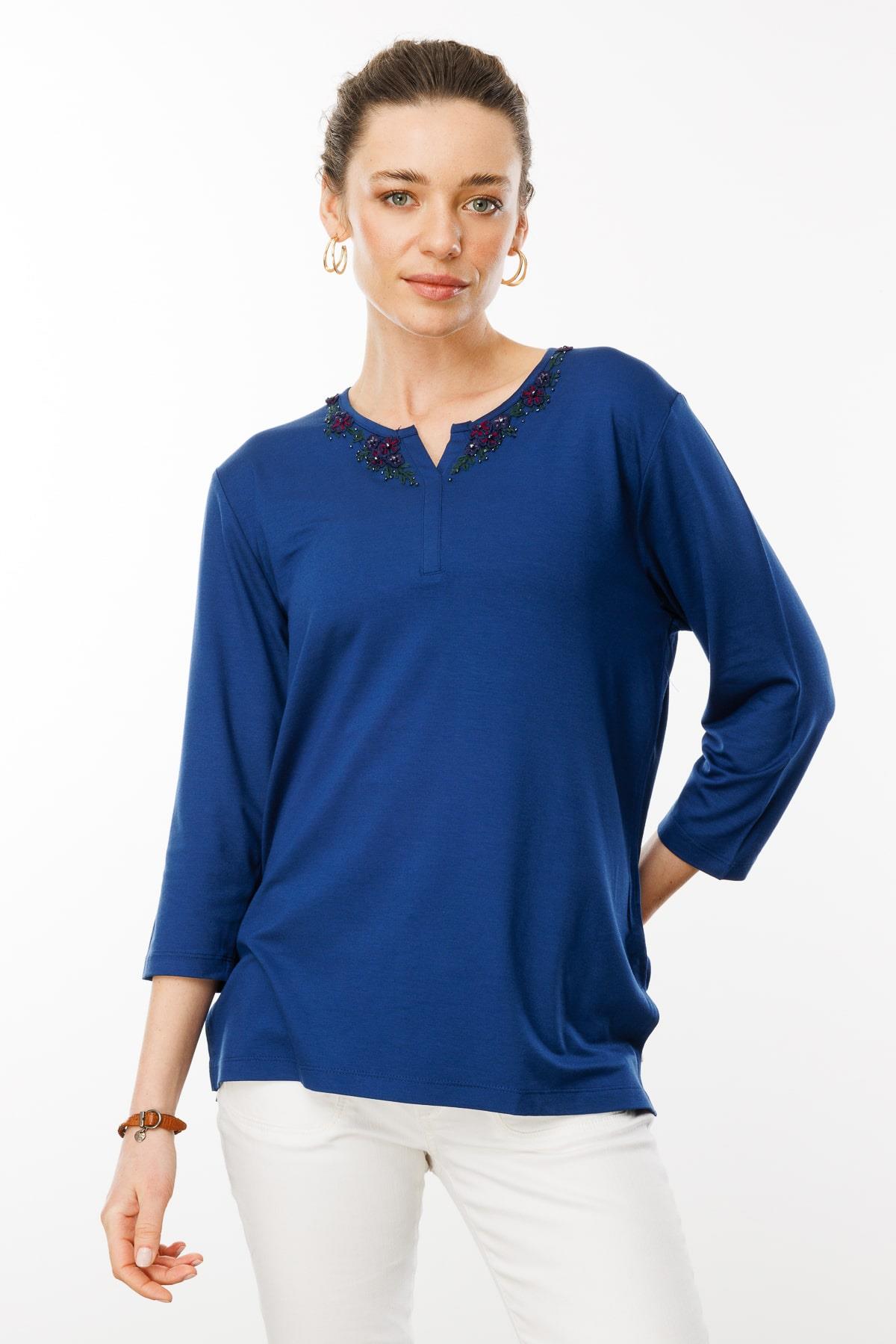 24752Kadın Yakası Dantel İşlemeli Penye Bluz İndigo