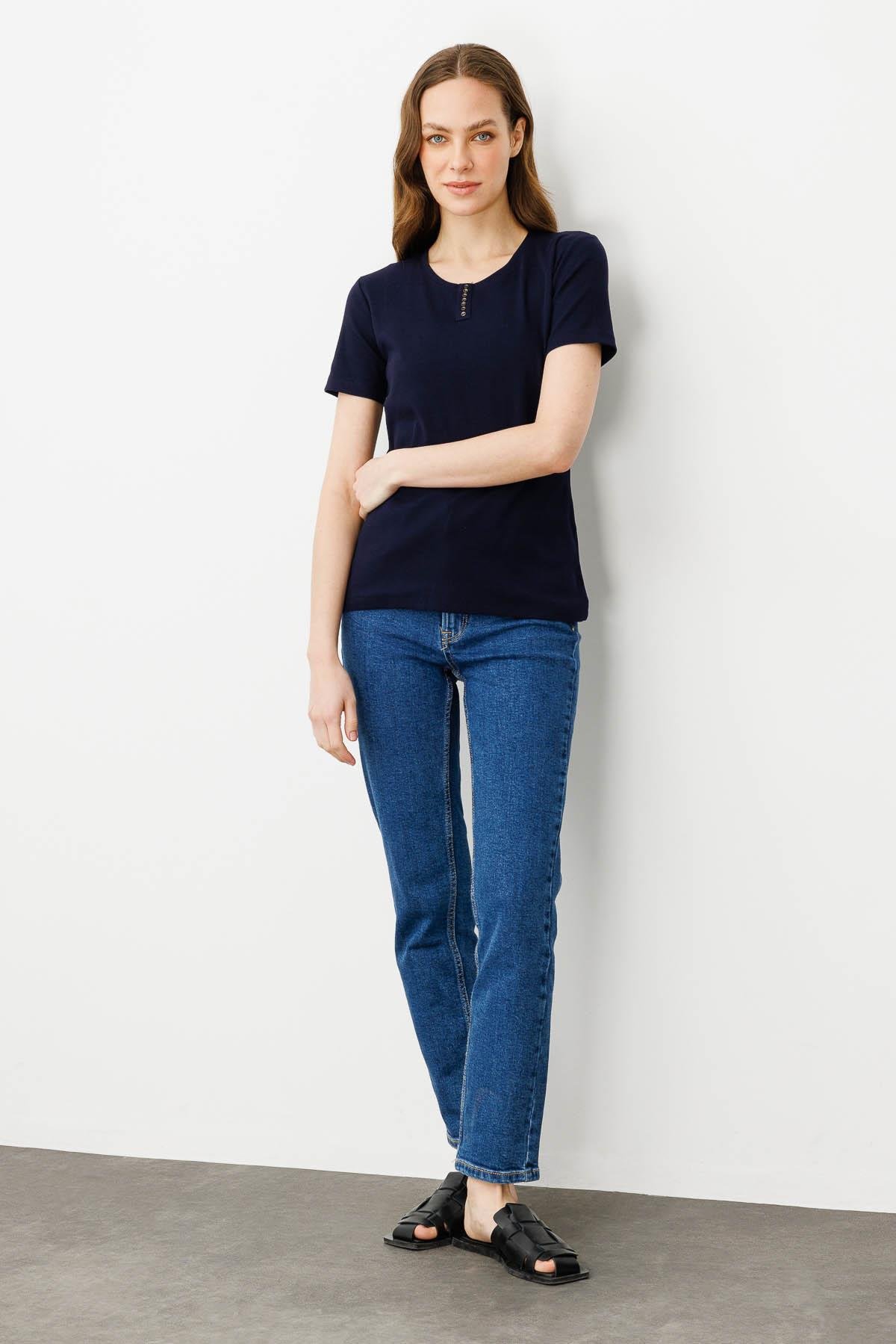 9703Kadın Yakası Düğmeli Penye T-shirt Lacivert