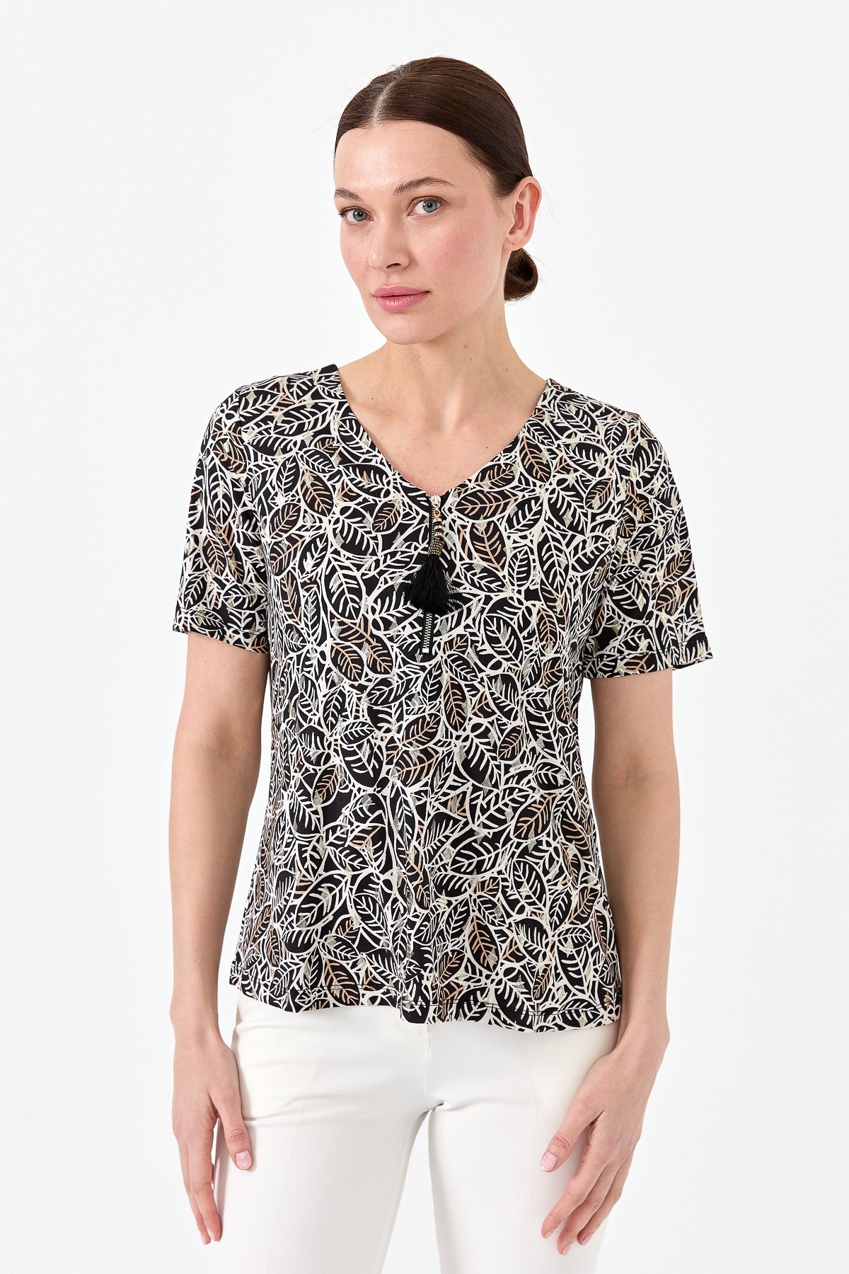 23470Kadın Yakası Fermuarlı Penye Tshirt Siyah