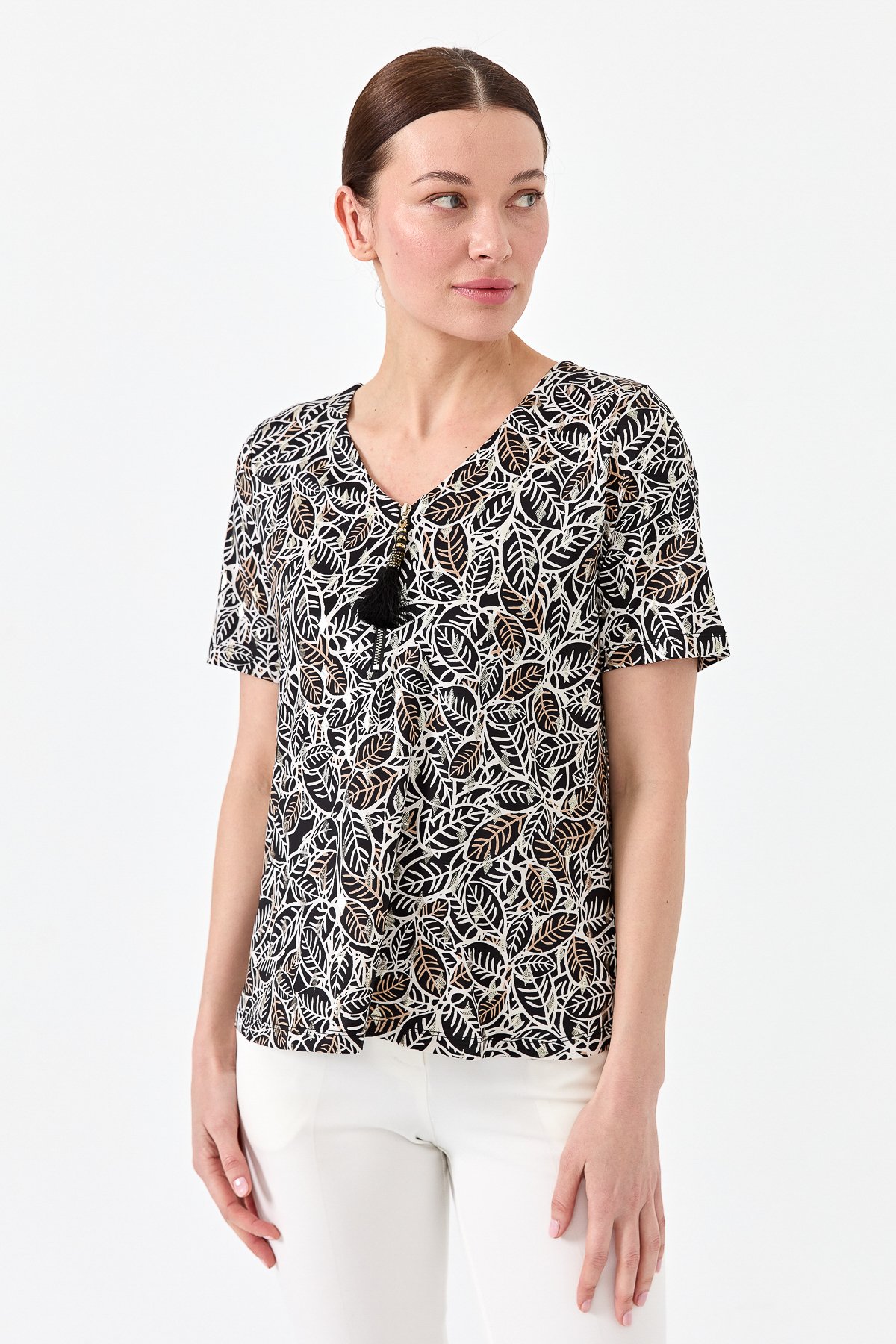 23470Kadın Yakası Fermuarlı Penye Tshirt Siyah