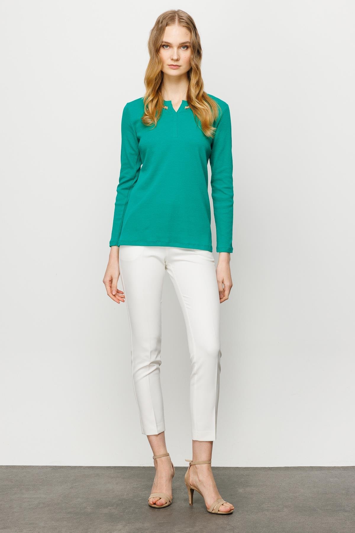 23752Kadın Yakası İşlemeli Penye Bluz Yeşil