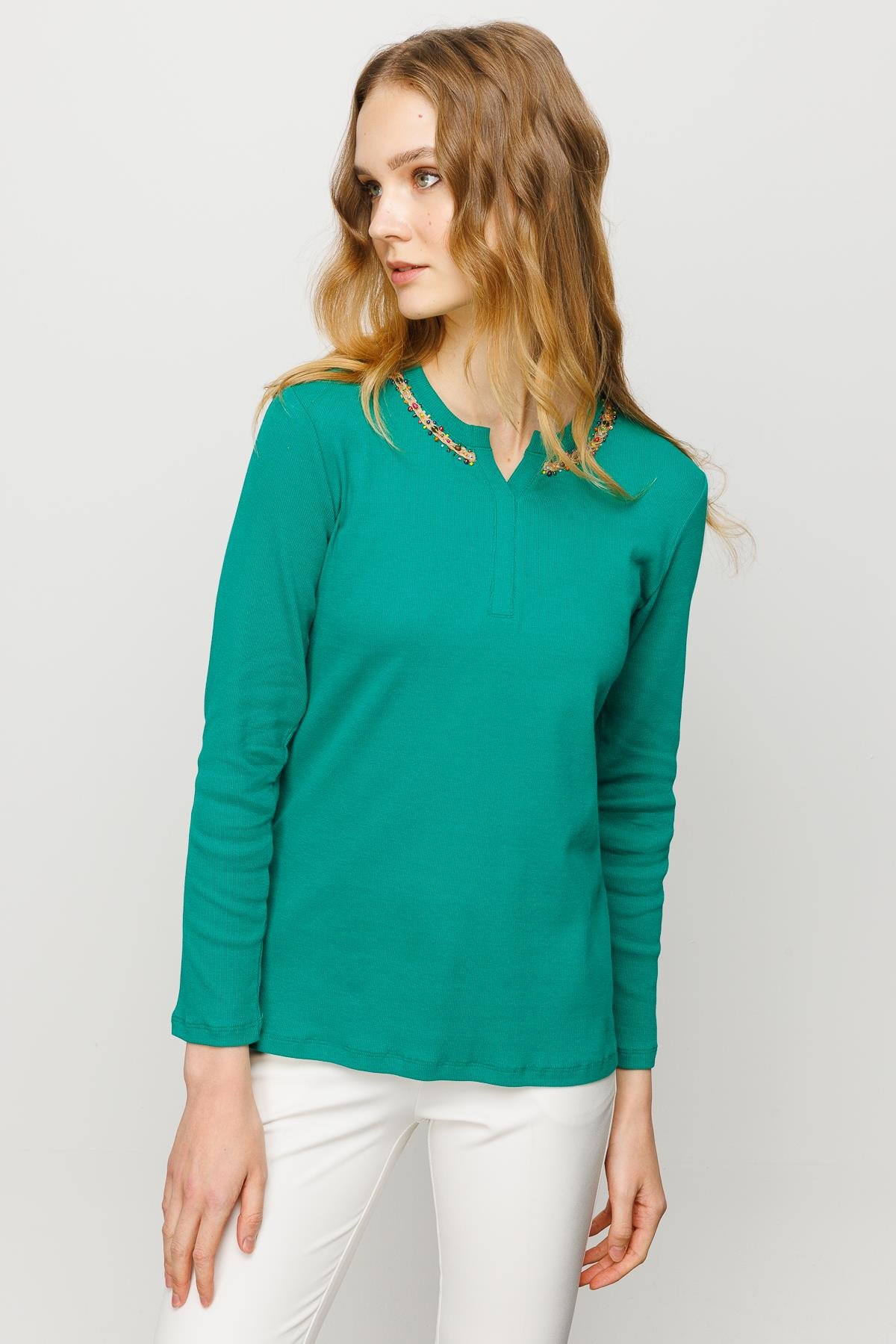 23752Kadın Yakası İşlemeli Penye Bluz Yeşil