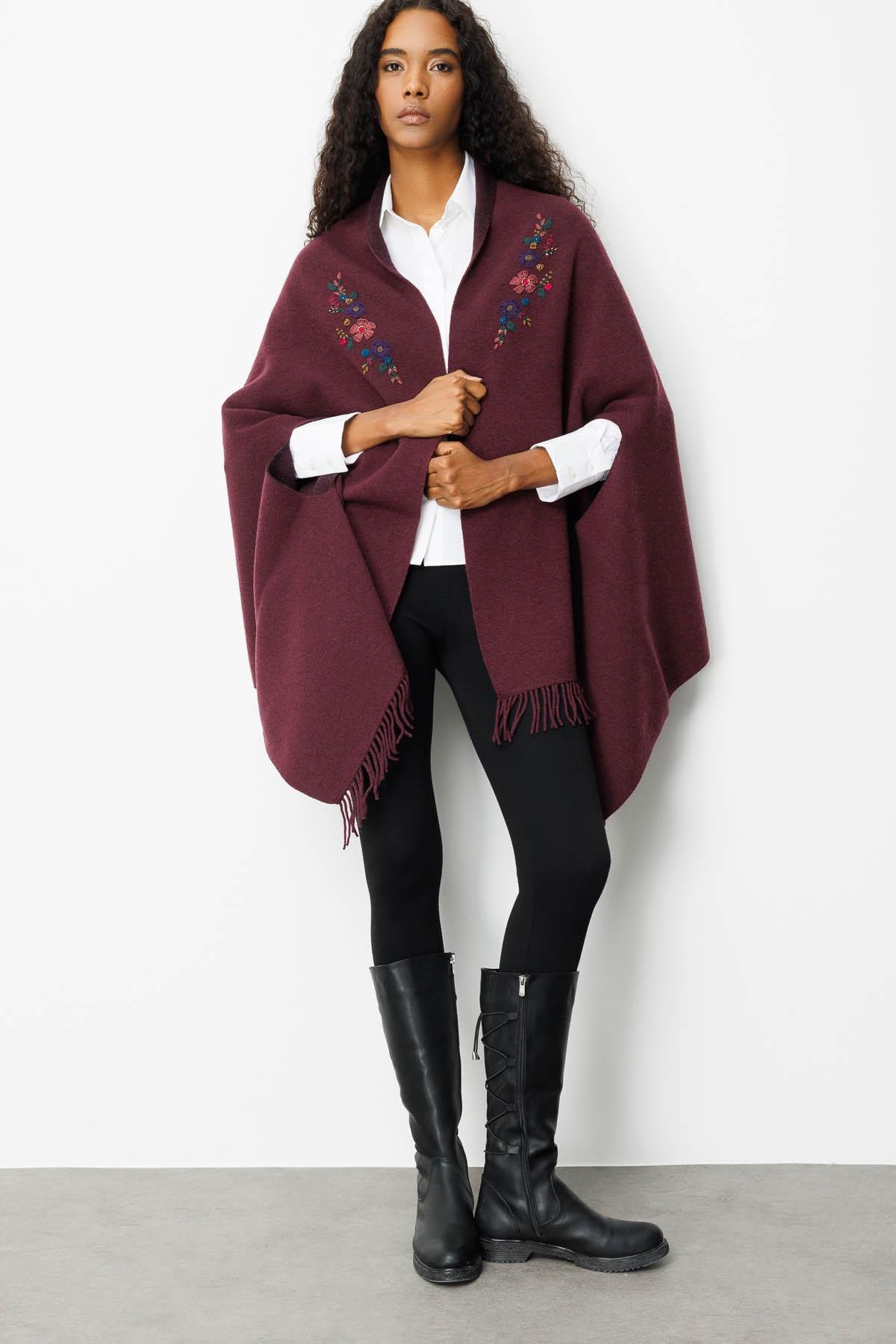 25060Kadın Yakası İşlemeli Koldan Geçmeli Büyük Yün Şal K.Mürdüm