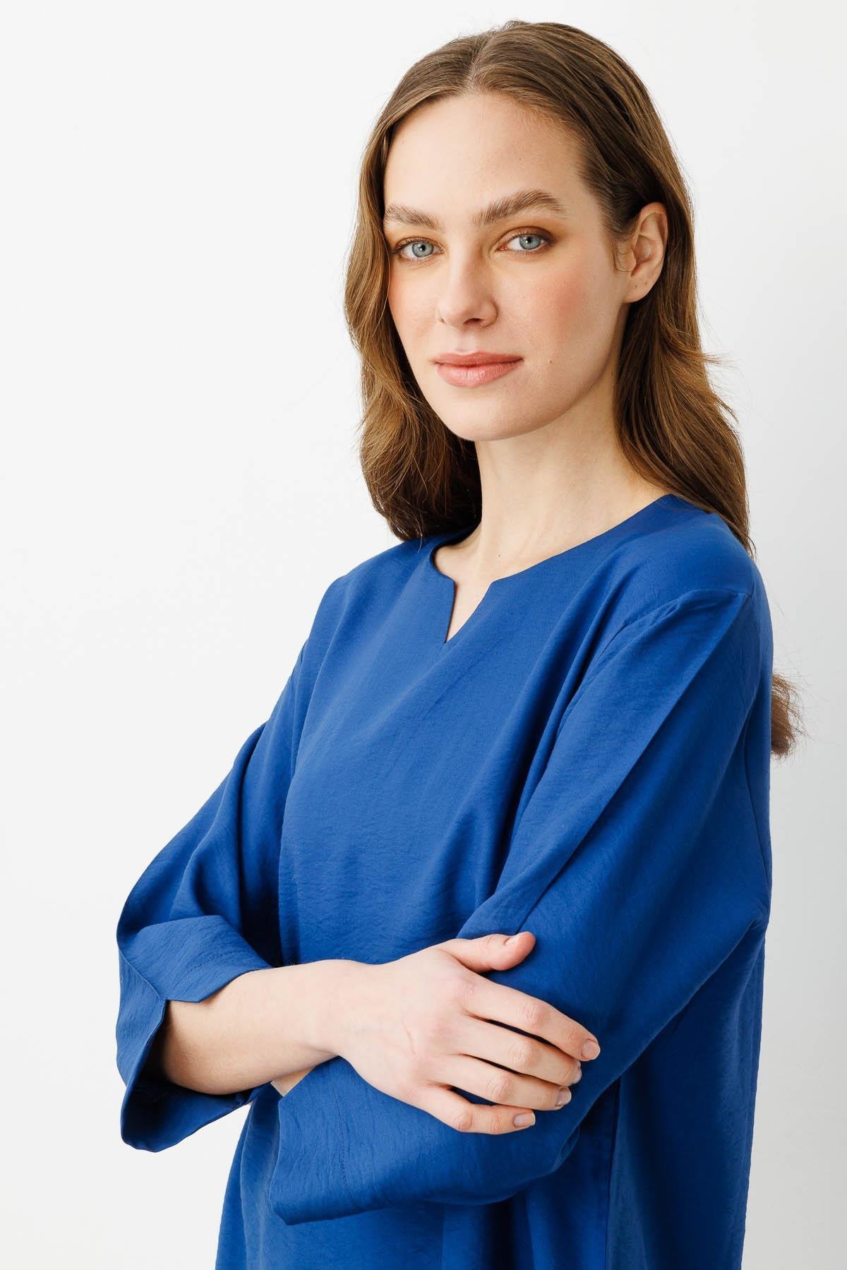 25776Kadın Yakası Kolu ve Eteği Yırtmaçlı Bluz İndigo