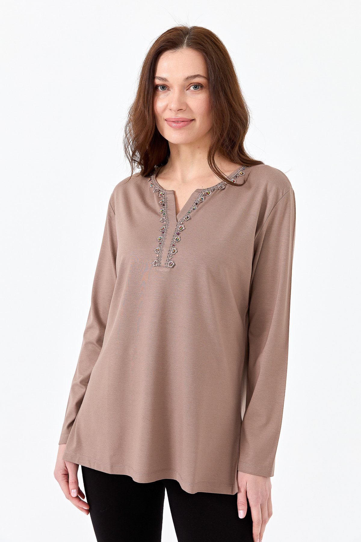 23705Kadın Yakası Patlı Boncuk İşlemeli Penye Bluz Vizon