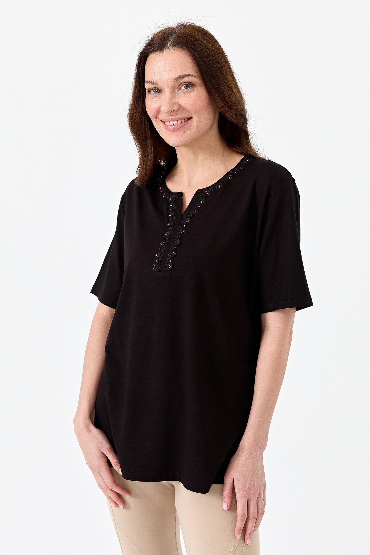 23703Kadın Yakası Patlı Boncuk İşlemeli Penye T-shirt Siyah