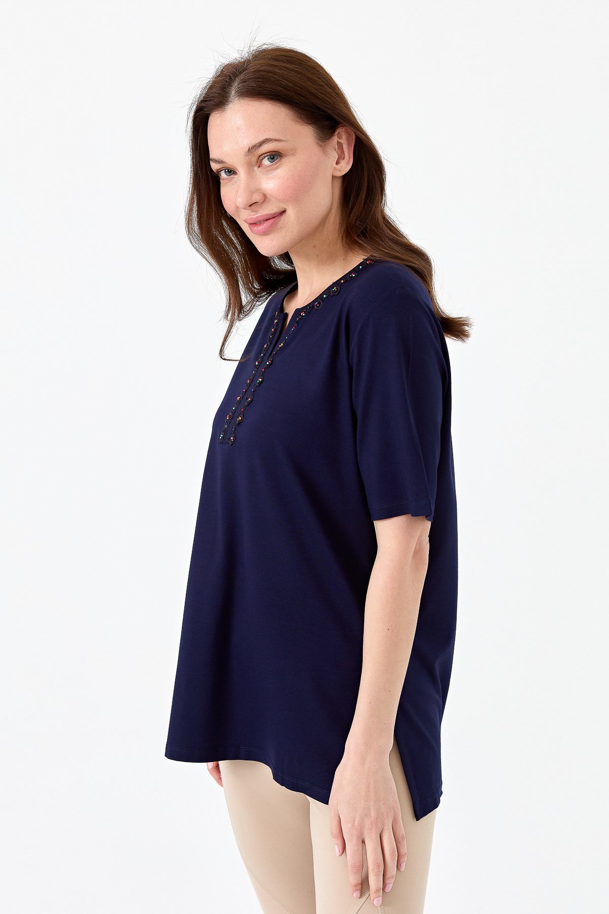 23703Kadın Yakası Patlı Boncuk İşlemeli Penye T-shirt Lacivert