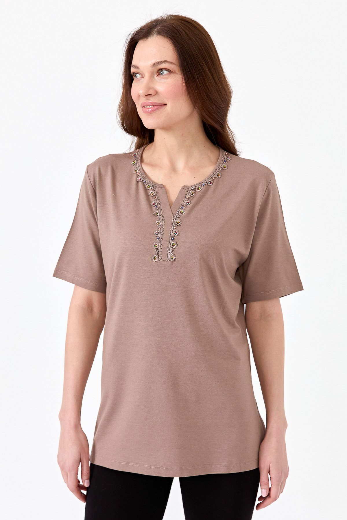 23703Kadın Yakası Patlı Boncuk İşlemeli Penye T-shirt Vizon