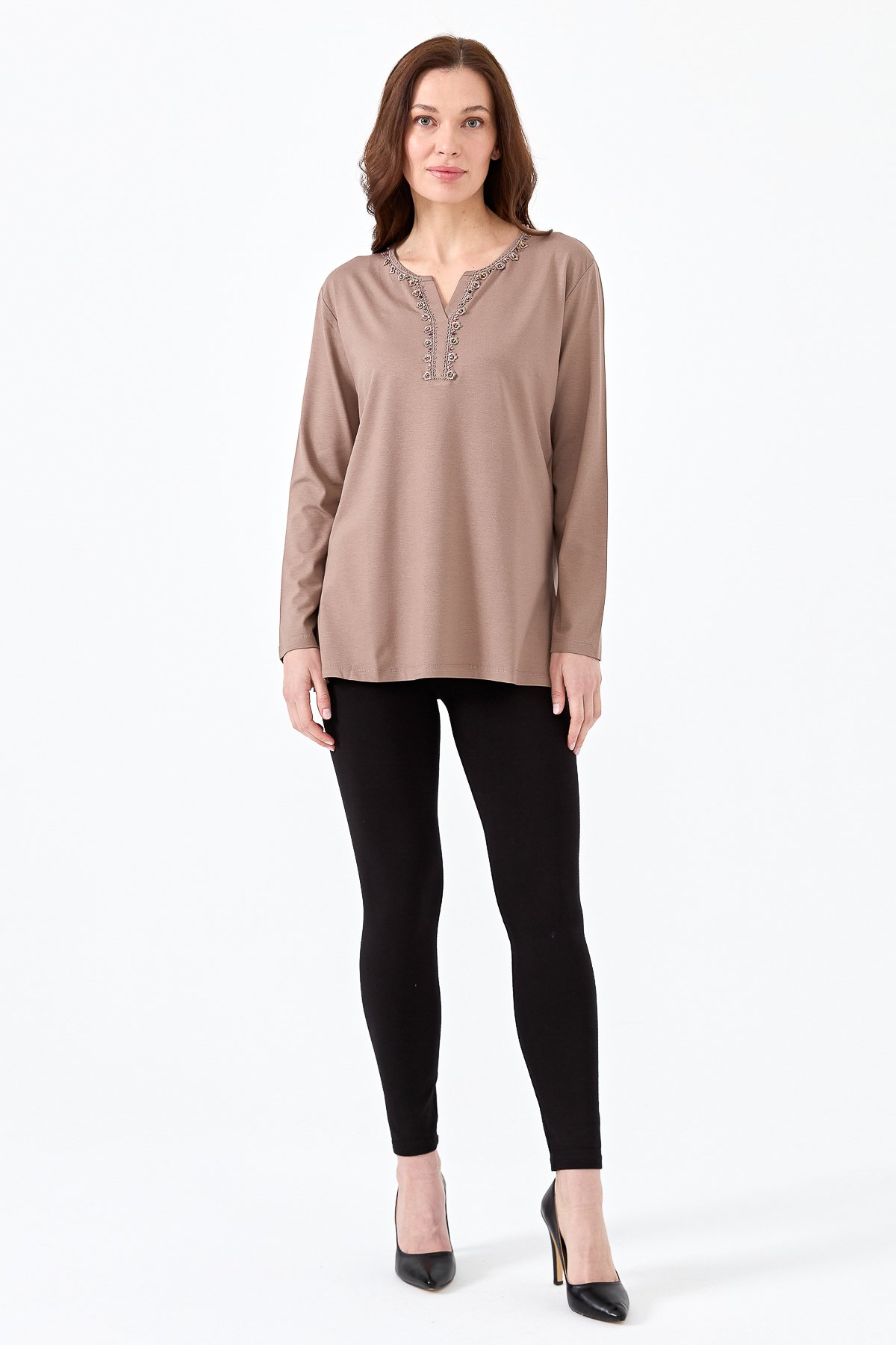 23705Kadın Yakası Patlı Boncuk İşlemeli Penye Bluz Vizon