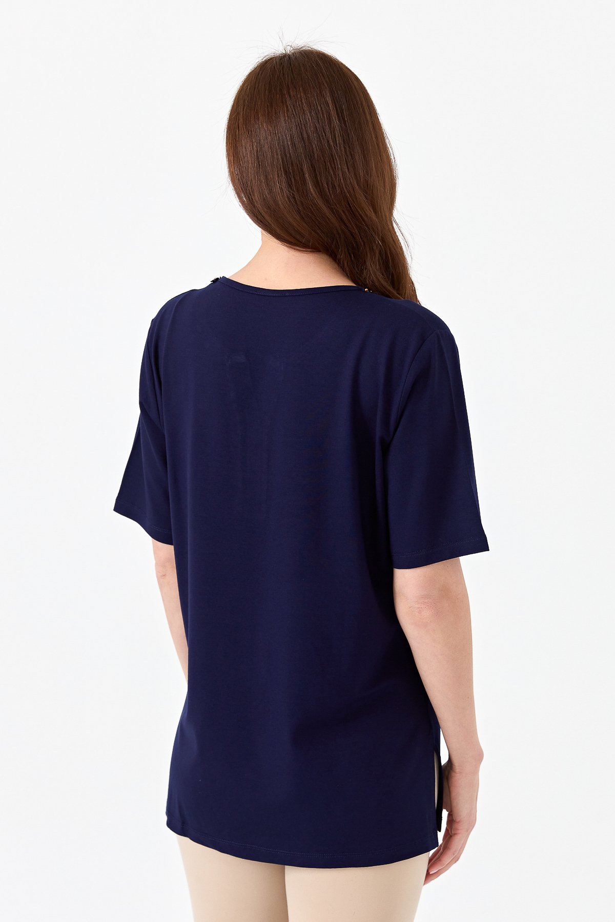 23703Kadın Yakası Patlı Boncuk İşlemeli Penye T-shirt Lacivert