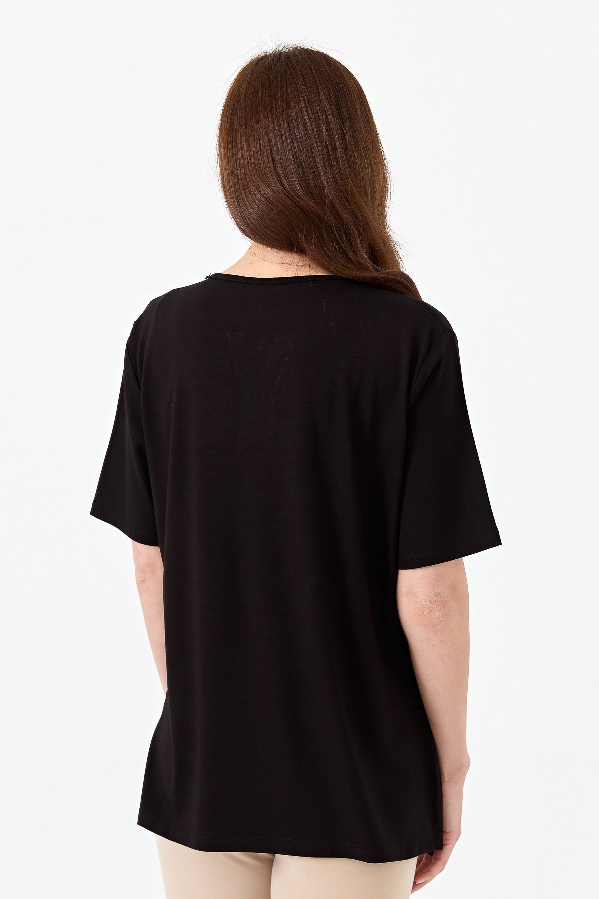 23703Kadın Yakası Patlı Boncuk İşlemeli Penye T-shirt Siyah