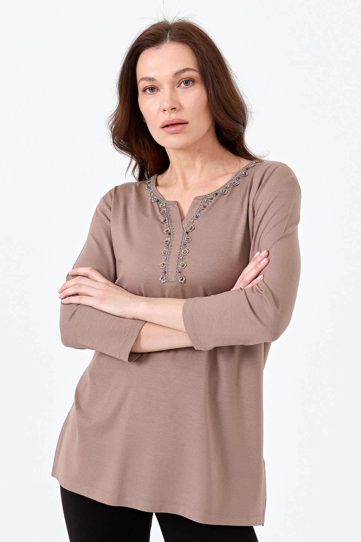 23704Kadın Yakası Patlı Boncuk İşlemeli Truvakar Kol Penye Bluz Vizon
