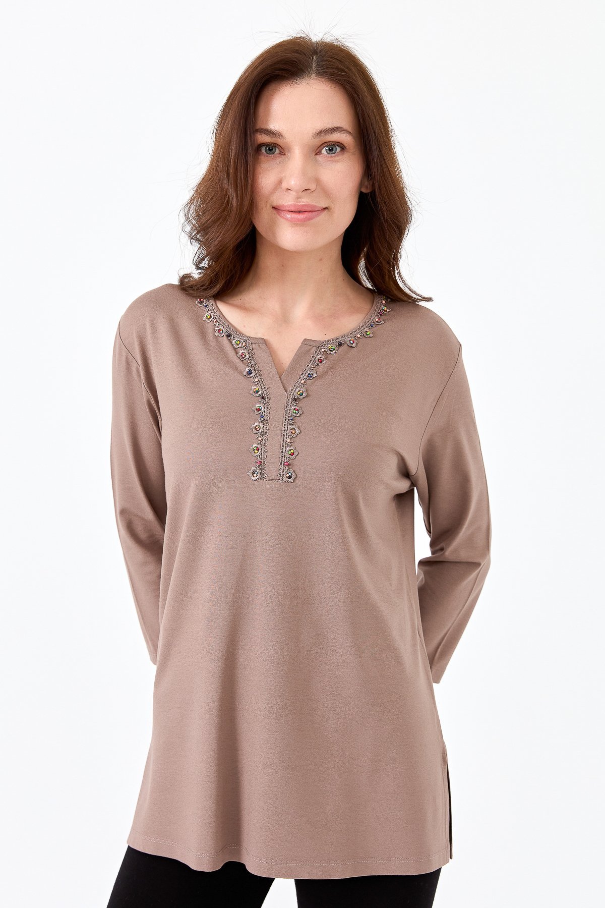 23704Kadın Yakası Patlı Boncuk İşlemeli Truvakar Kol Penye Bluz Vizon