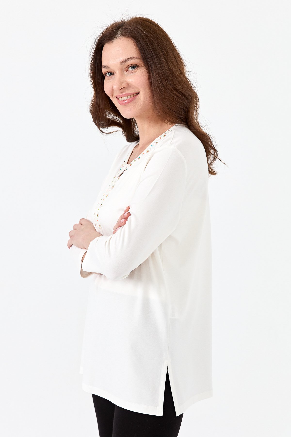 23704Kadın Yakası Patlı Boncuk İşlemeli Truvakar Kol Penye Bluz Ekru