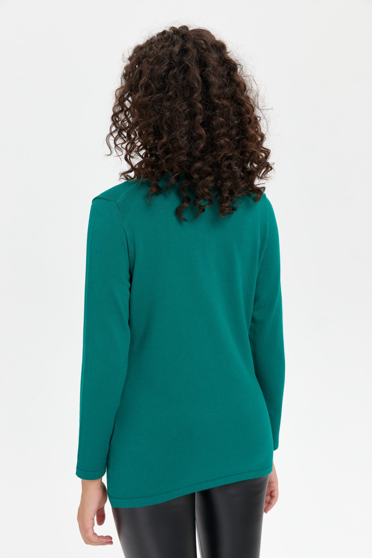 24091Kadın Yakası Renkli Çiçek İşlemeli Kazak A.Ö.Başı