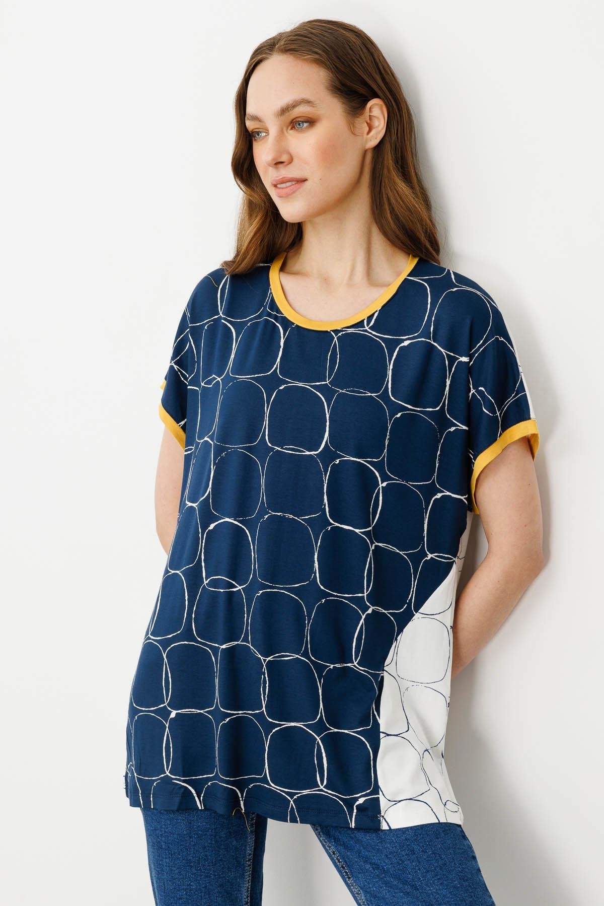 23717Kadın Yakası ve Kolu Sarı Bantlı Penye T-shirt Ekru/Laci