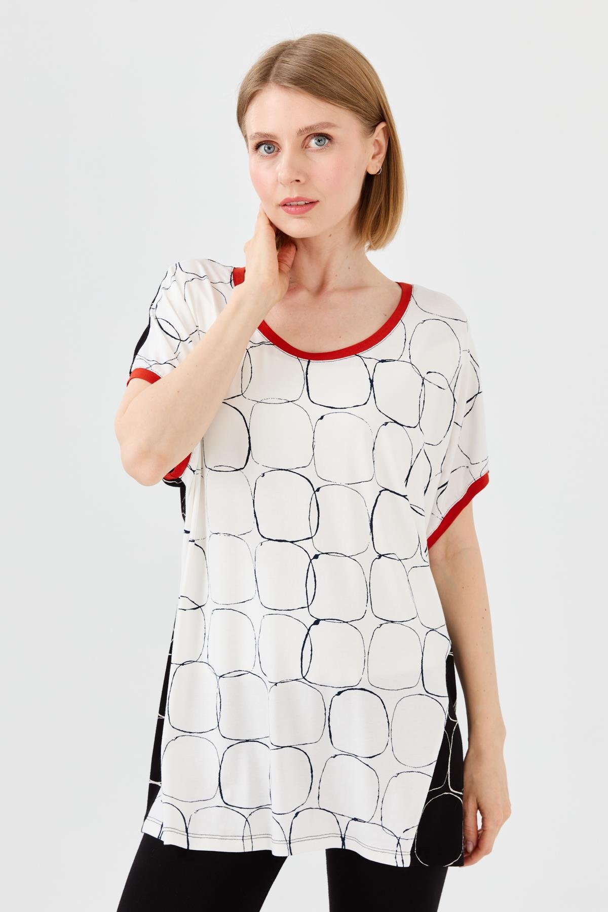 23717Kadın Yakası ve Kolu Sarı Bantlı Penye T-shirt Siyah/Ekru