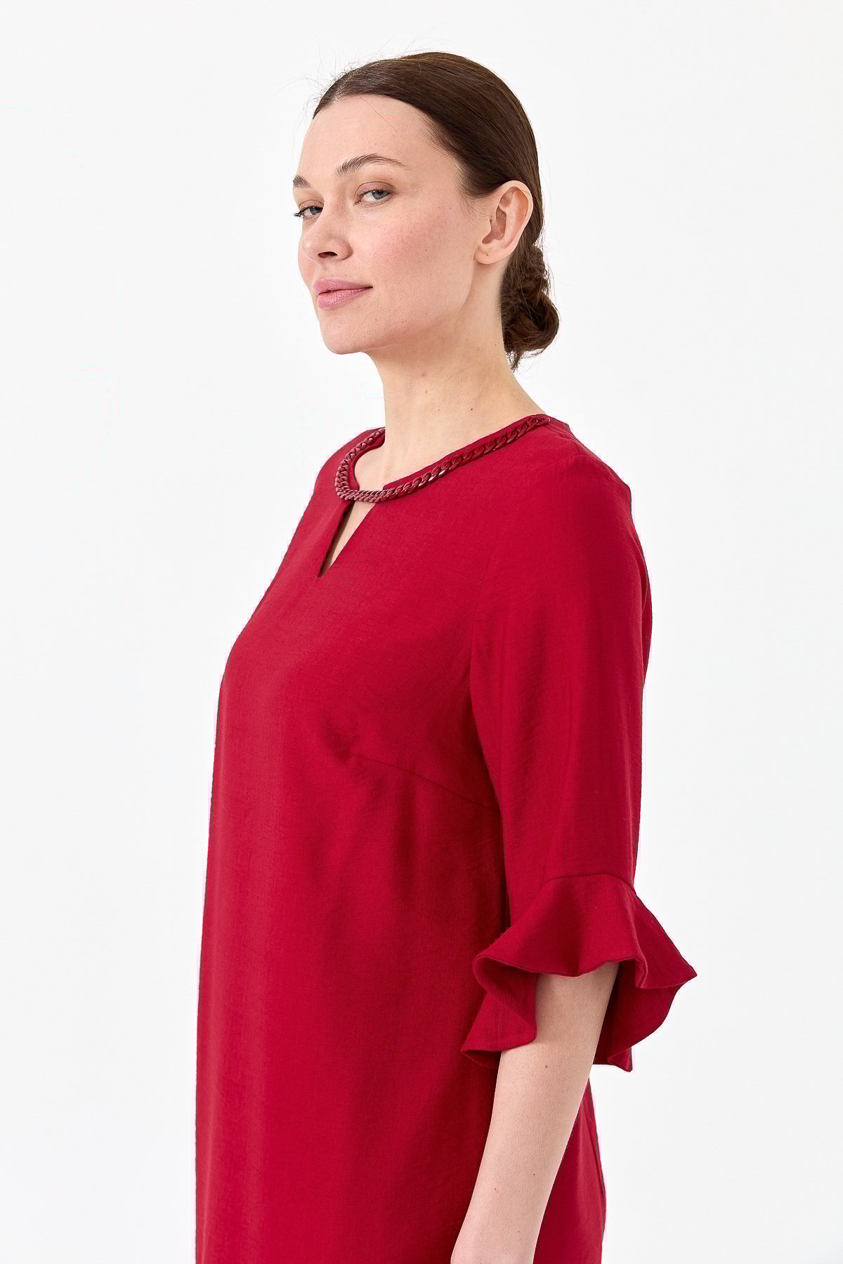 22723Kadın Yakası Zincir Aksesuarlı Keten Elbise Kırmızı