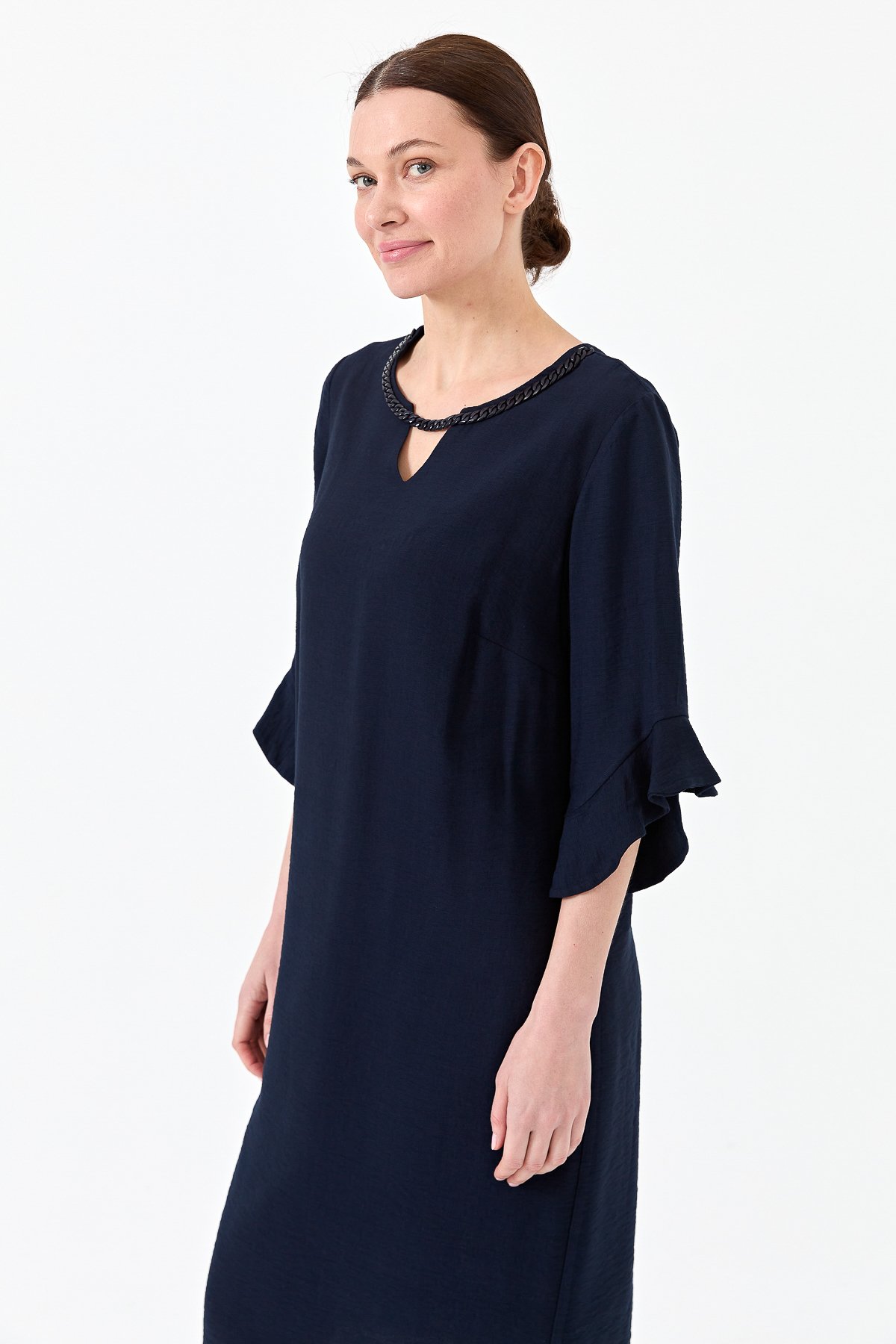 22723Kadın Yakası Zincir Aksesuarlı Keten Elbise Lacivert