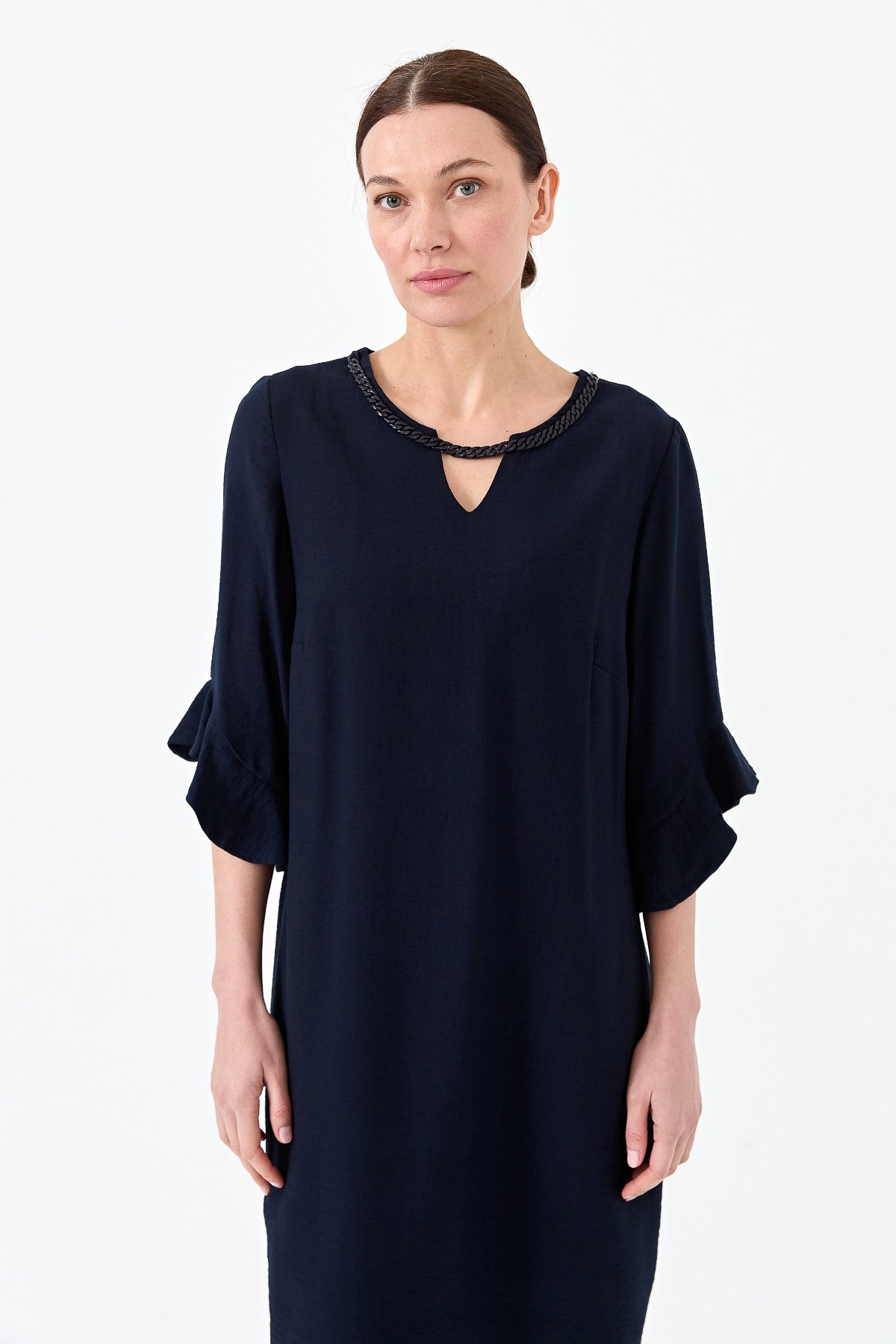 22723Kadın Yakası Zincir Aksesuarlı Keten Elbise Lacivert