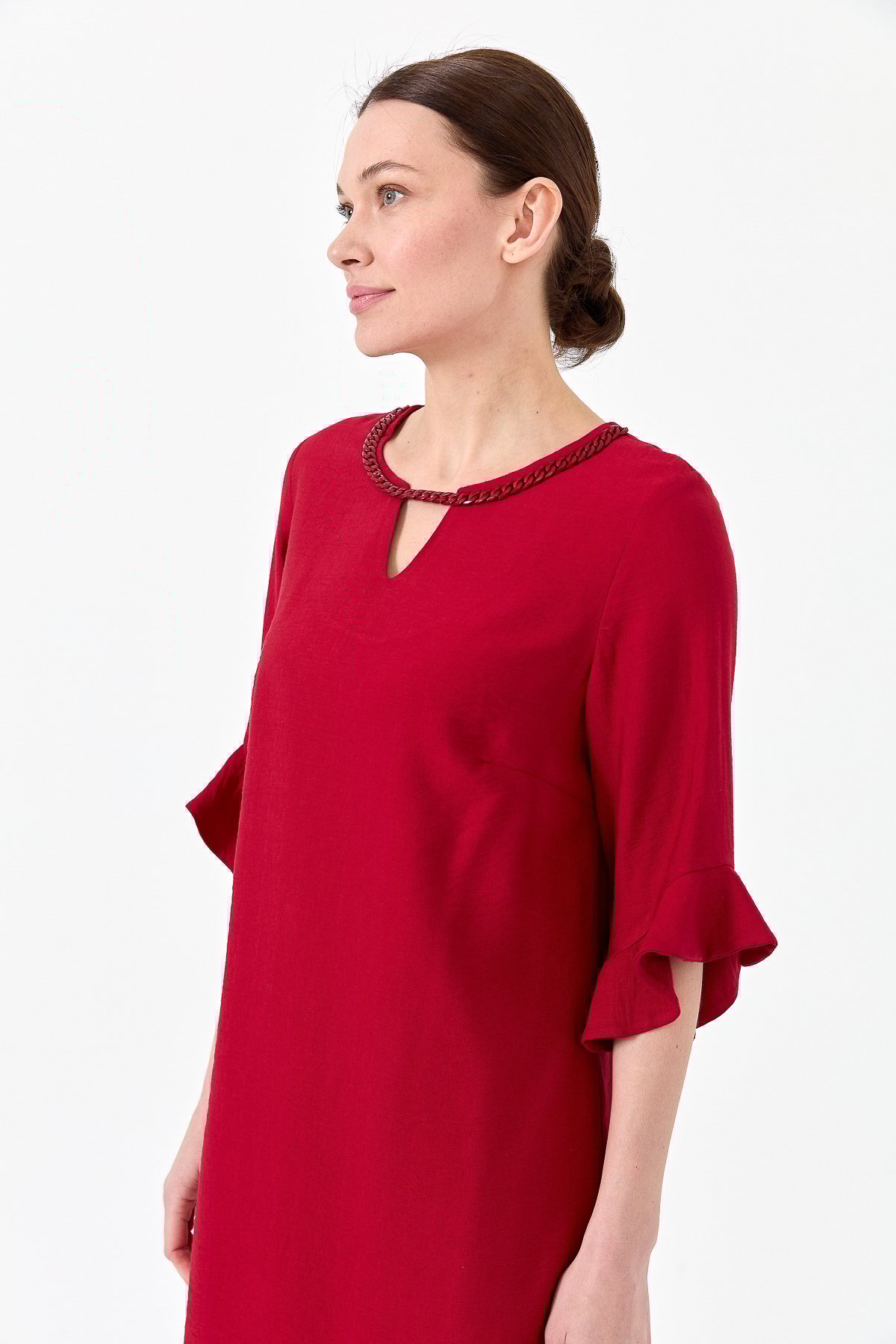22723Kadın Yakası Zincir Aksesuarlı Keten Elbise Kırmızı