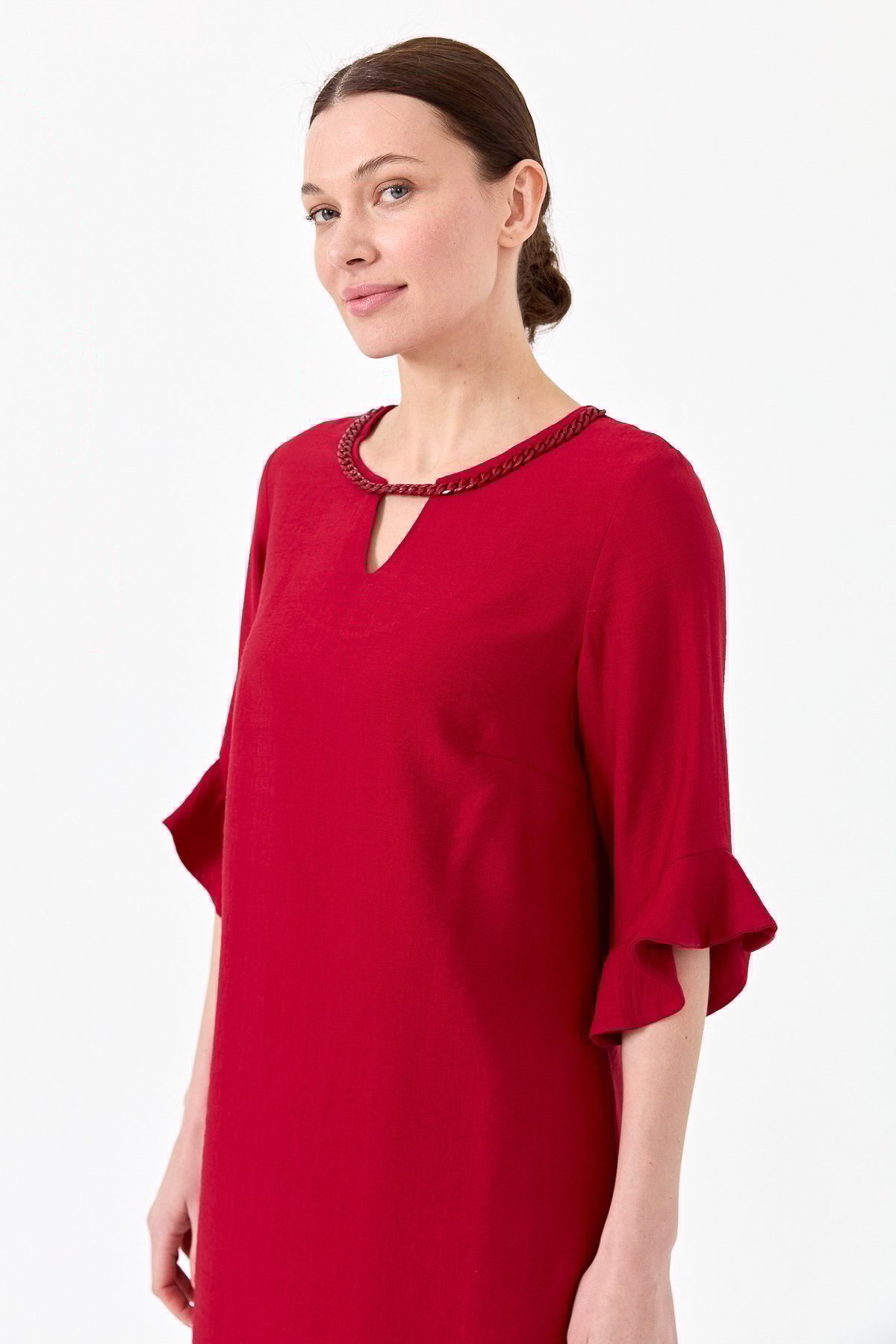 22723Kadın Yakası Zincir Aksesuarlı Keten Elbise Kırmızı