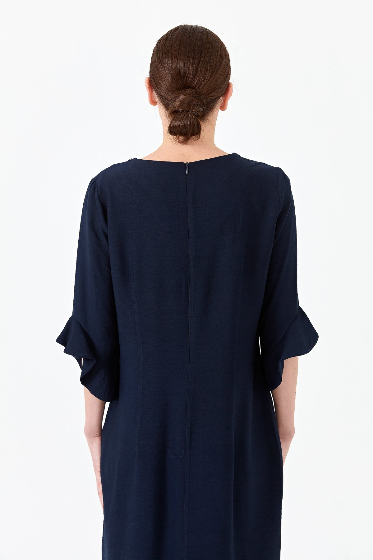 22723Kadın Yakası Zincir Aksesuarlı Keten Elbise Lacivert