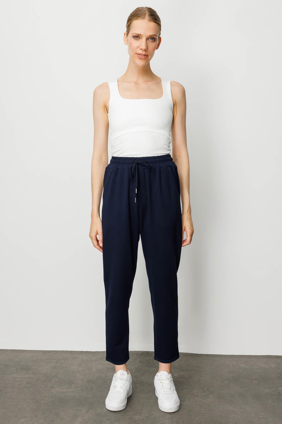 25426Kadın Yan Cepli Eşofman Altı Lacivert