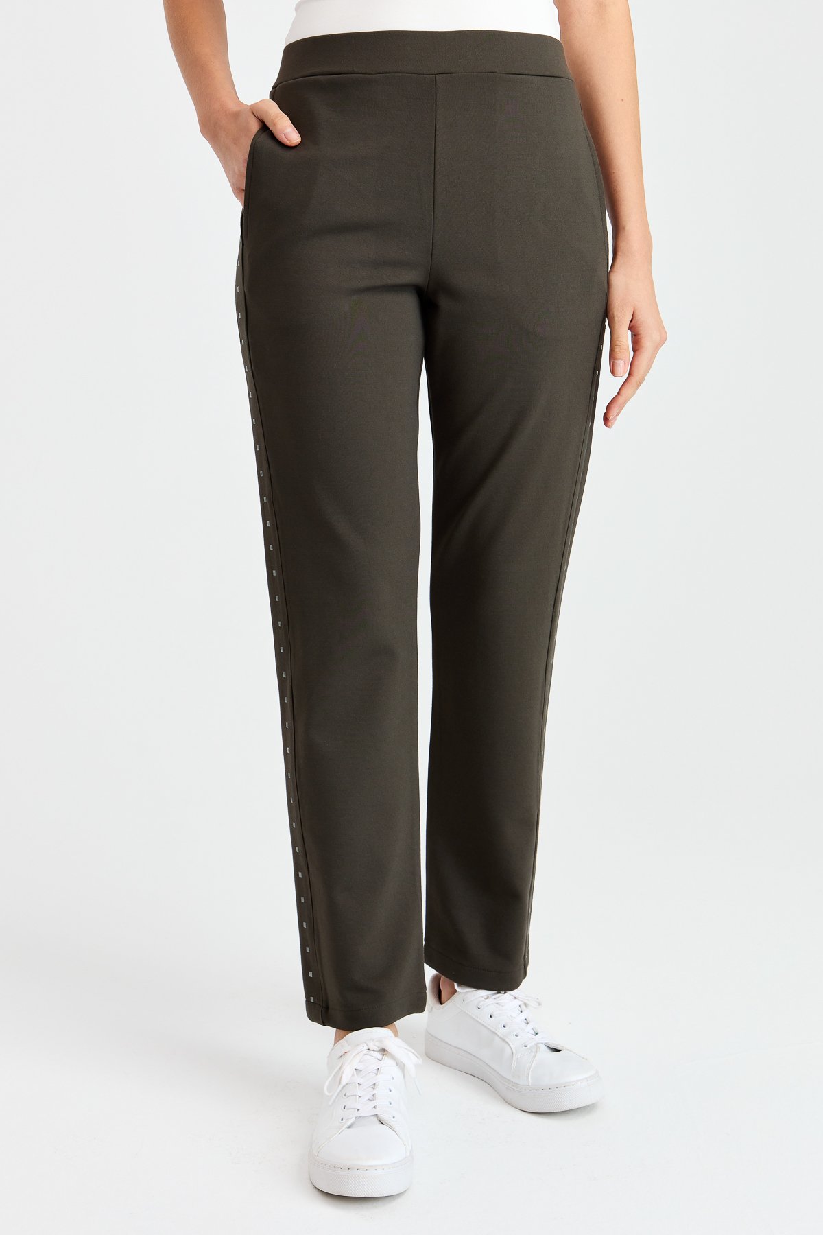 KMK23012Женские спортивные брюки с камнями по бокам