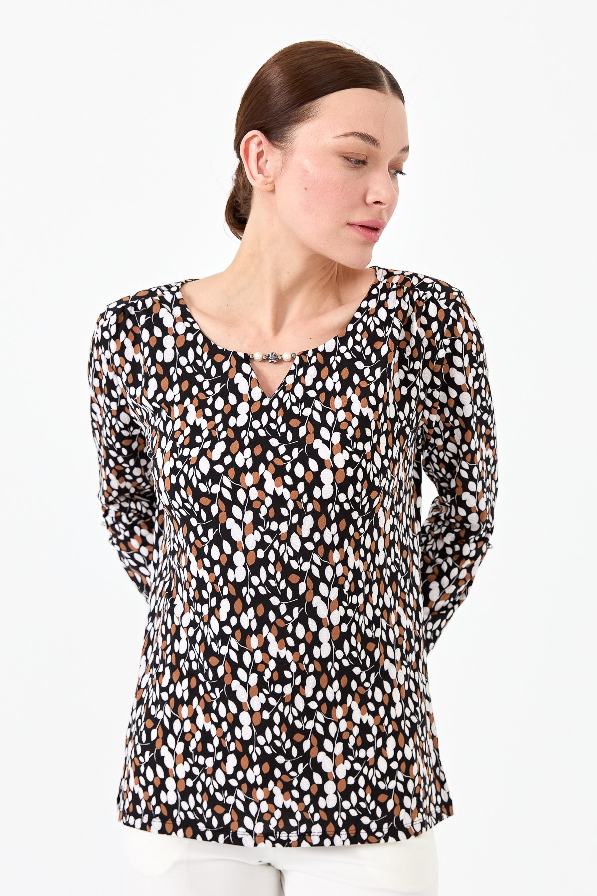 23467Kadın Yaprak Desenli Penye Bluz Siyah