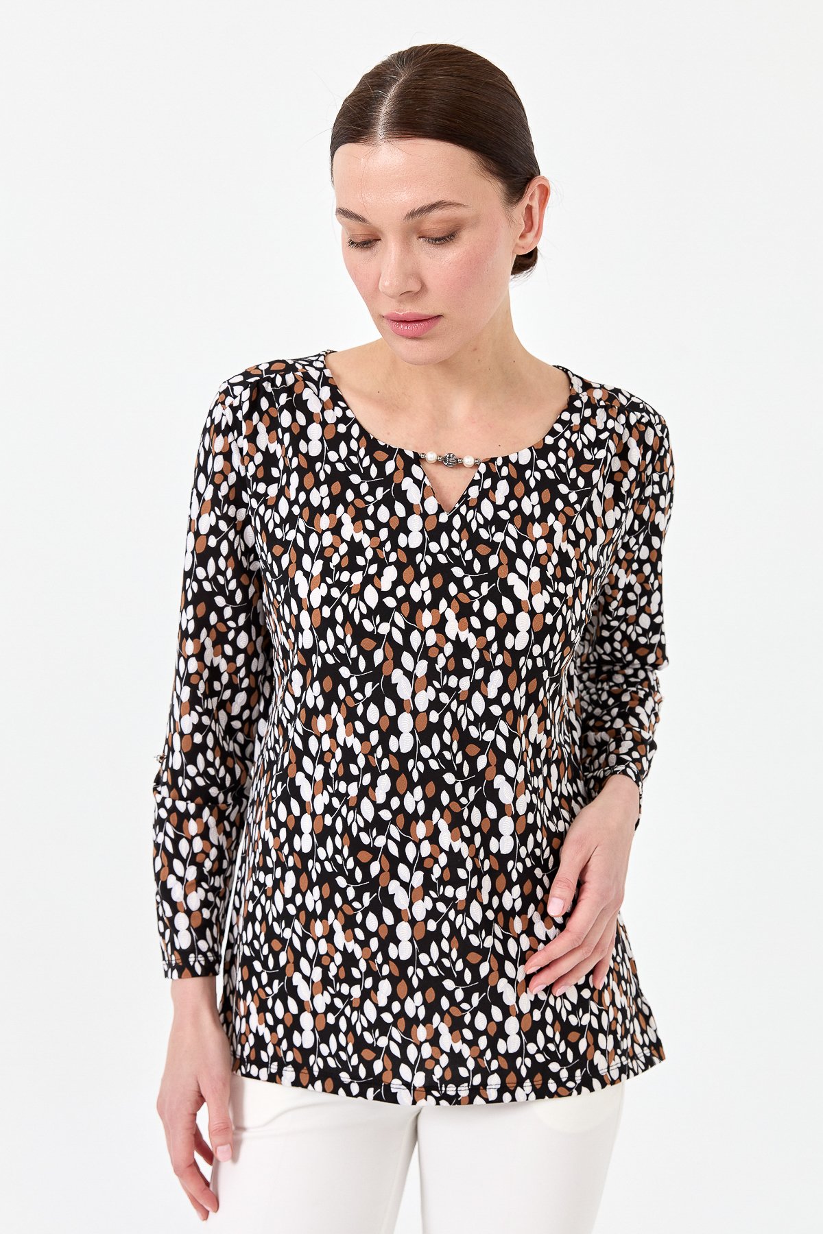 23467Kadın Yaprak Desenli Penye Bluz Siyah