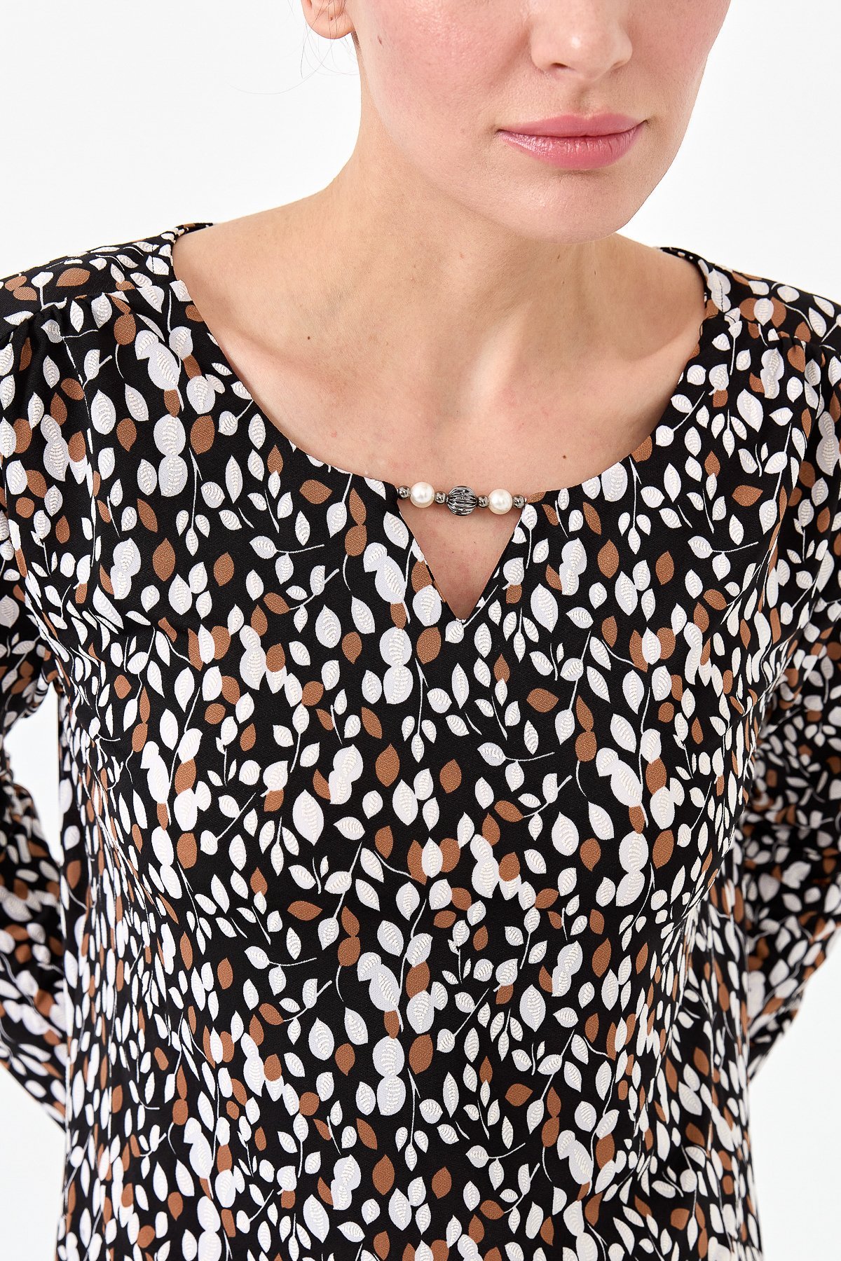 23467Kadın Yaprak Desenli Penye Bluz Siyah