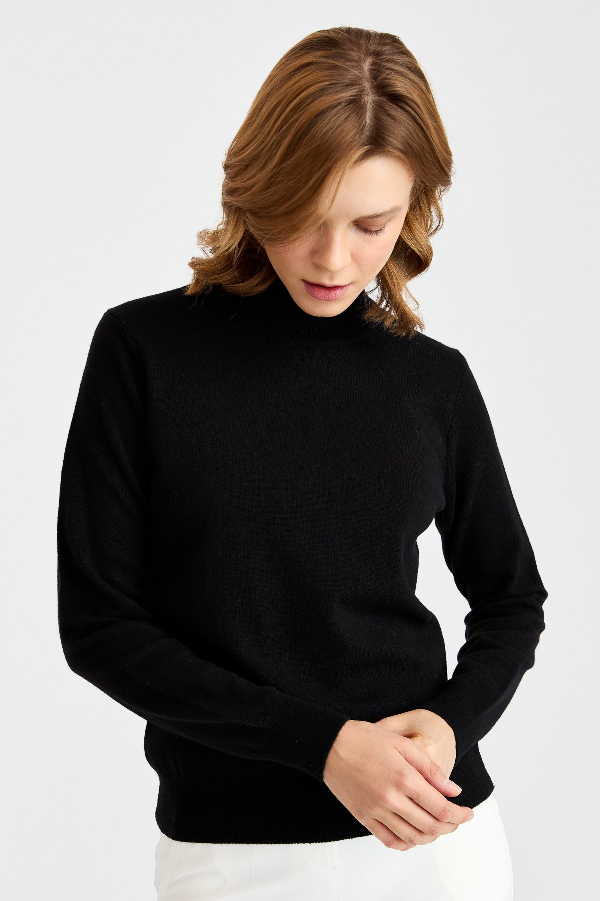 21040Женский свитер с имитацией черепахой, черный