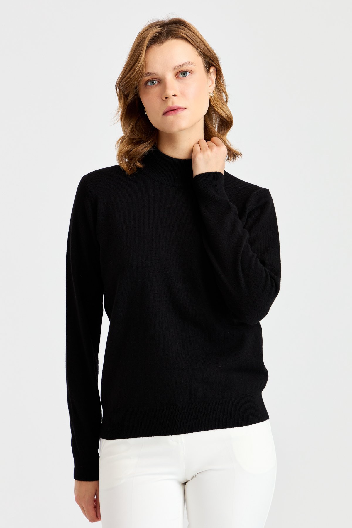 21040Женский свитер с имитацией черепахой, черный