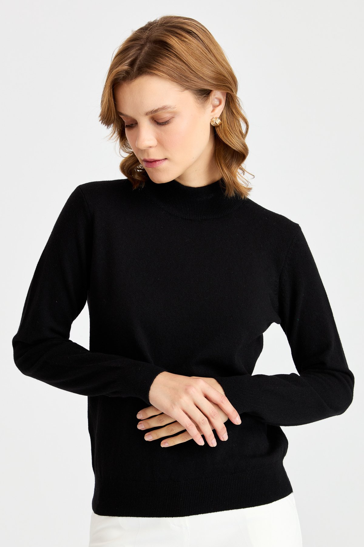 21040Женский свитер с имитацией черепахой, черный